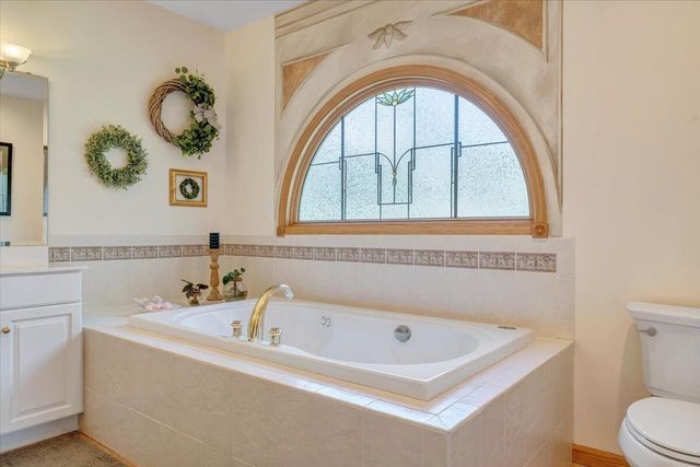 451 Sourwood DR, Hardy, VA 24101