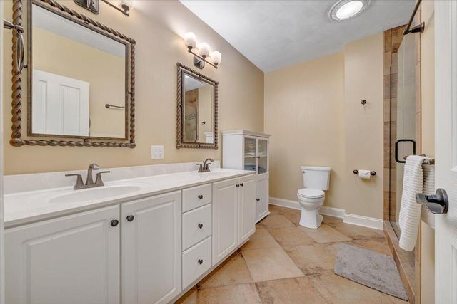 451 Sourwood DR, Hardy, VA 24101