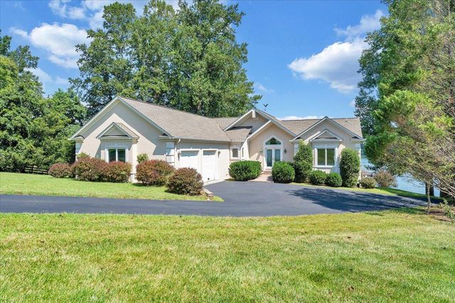 451 Sourwood DR, Hardy, VA 24101