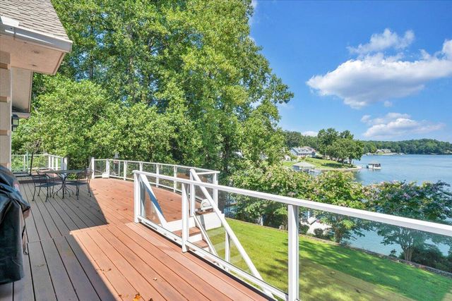 451 Sourwood DR, Hardy, VA 24101