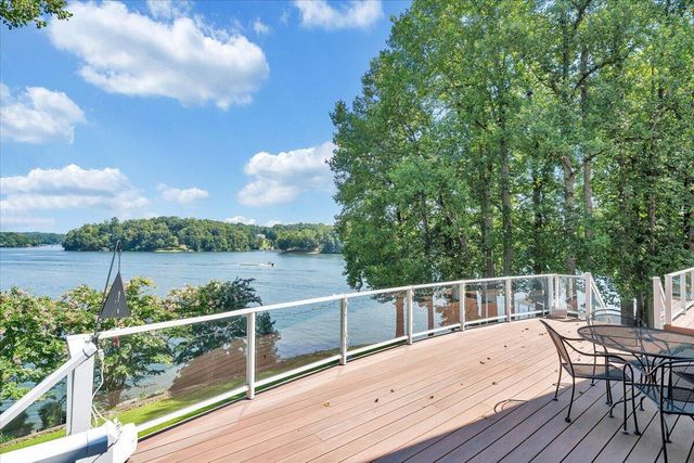 451 Sourwood DR, Hardy, VA 24101