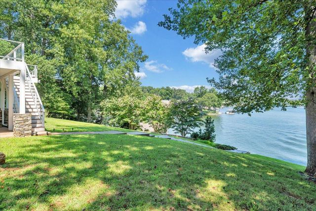 451 Sourwood DR, Hardy, VA 24101