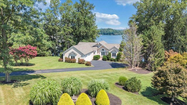 451 Sourwood DR, Hardy, VA 24101
