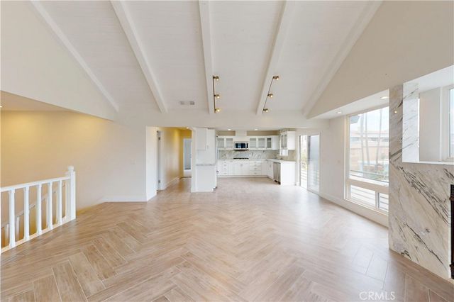 860 Mandalay Beach Road, Oxnard, CA 93035