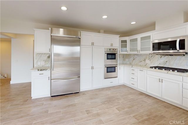 860 Mandalay Beach Road, Oxnard, CA 93035