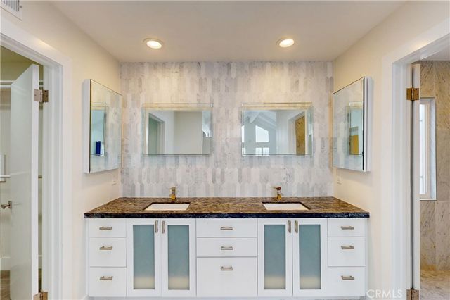 860 Mandalay Beach Road, Oxnard, CA 93035