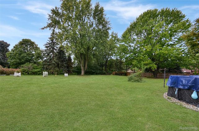 44819 Duffield Avenue, Sterling Heights, MI 48314