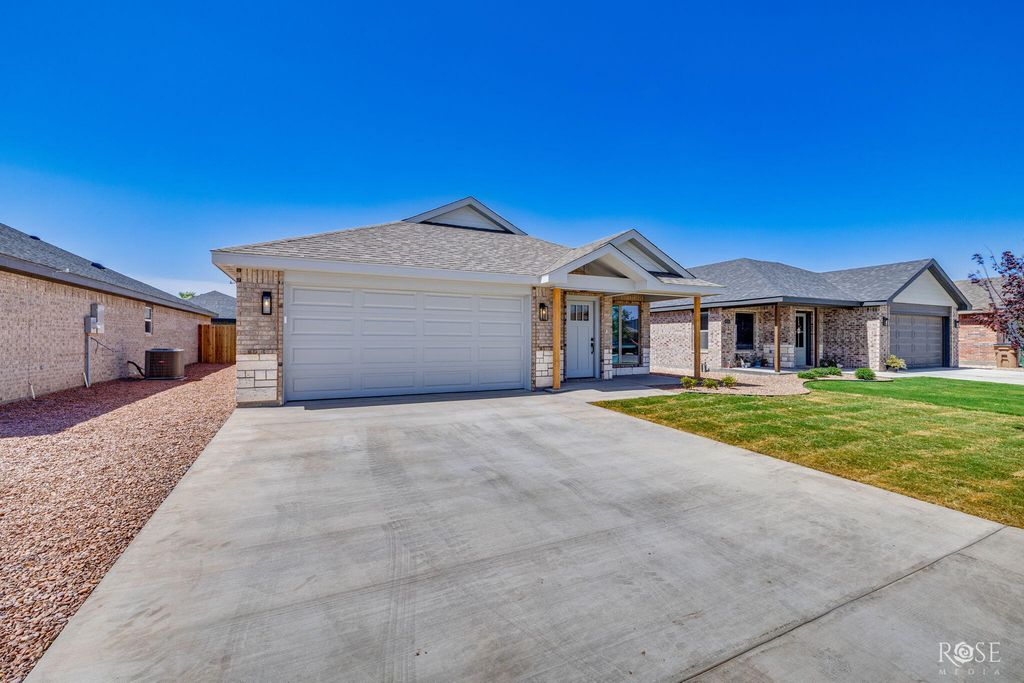 Image 2 of property listing at 3021 Walnut Hill Drive, San Angelo, TX 76904