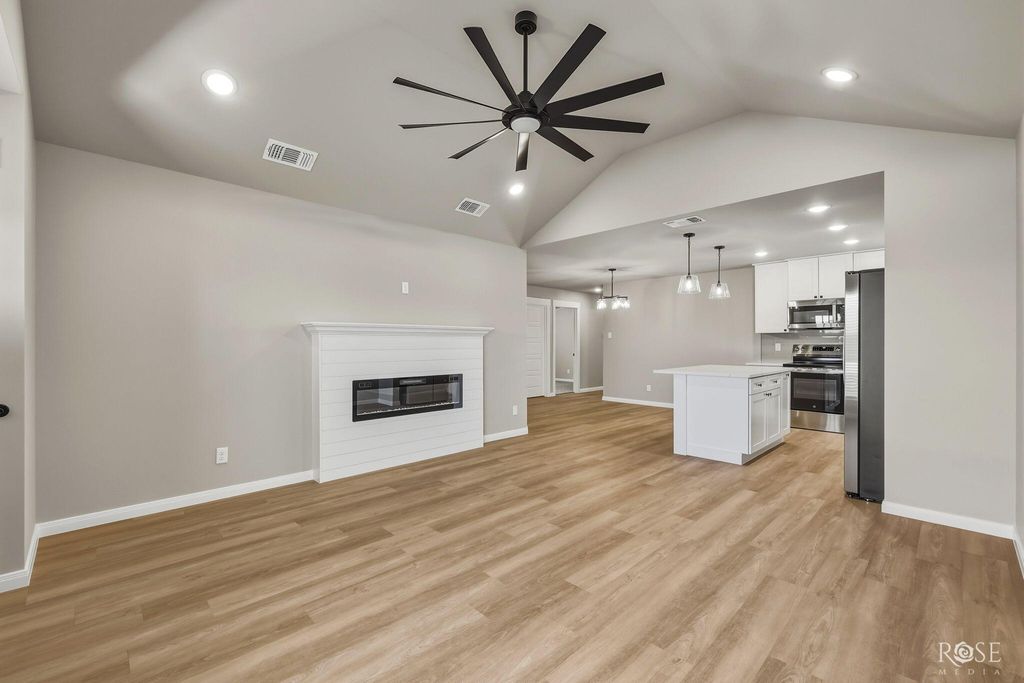 Image 5 of property listing at 3021 Walnut Hill Drive, San Angelo, TX 76904