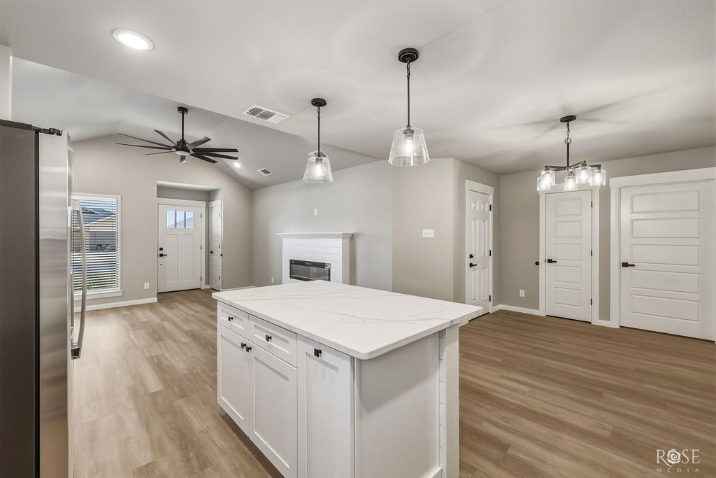 Image 7 of property listing at 3021 Walnut Hill Drive, San Angelo, TX 76904