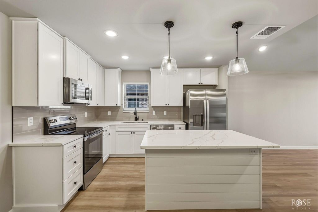 Image 8 of property listing at 3021 Walnut Hill Drive, San Angelo, TX 76904
