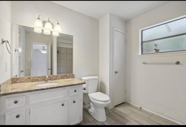 24 E Bigelow Oak Court, The Woodlands, TX 77381