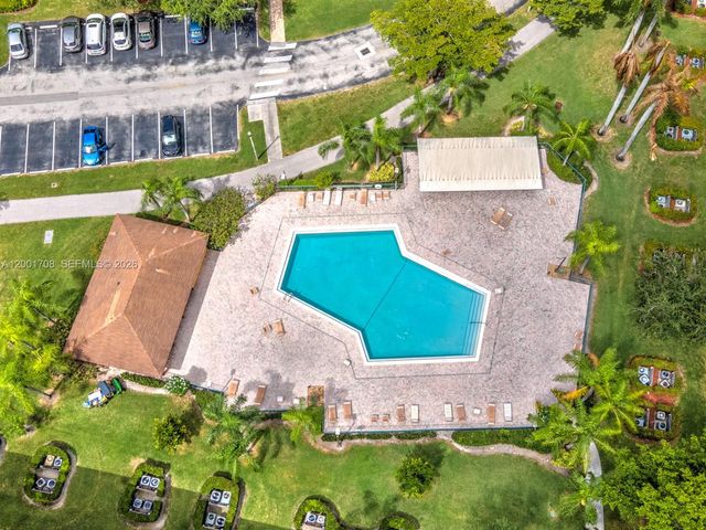13500 SW 1st St 307U, Pembroke Pines, FL 33027