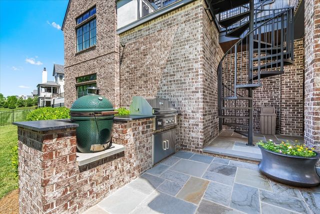 9289 Fordham Dr, Brentwood, TN 37027