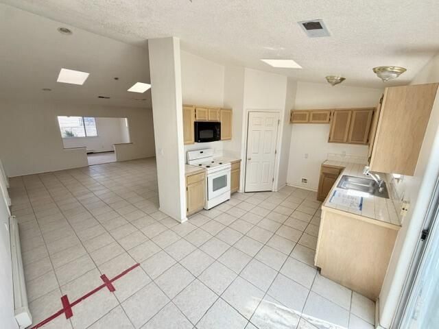 1205 5th Street NW, Rio Rancho, NM 87144