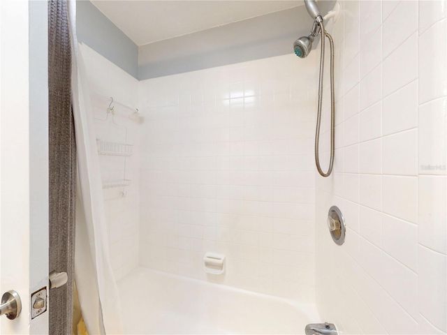 303 HERMITS TRAIL, Altamonte Springs, FL 32701