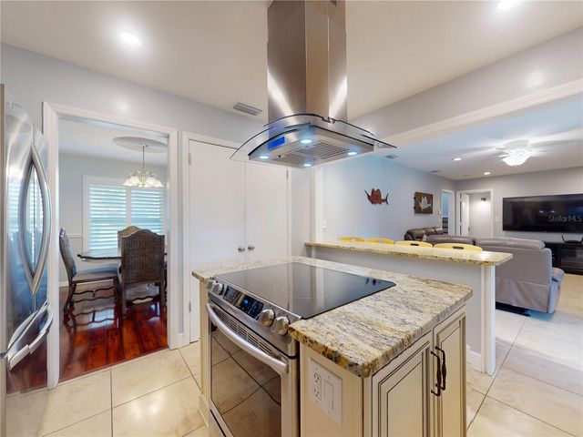 303 HERMITS TRAIL, Altamonte Springs, FL 32701