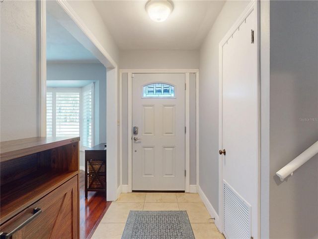 303 HERMITS TRAIL, Altamonte Springs, FL 32701