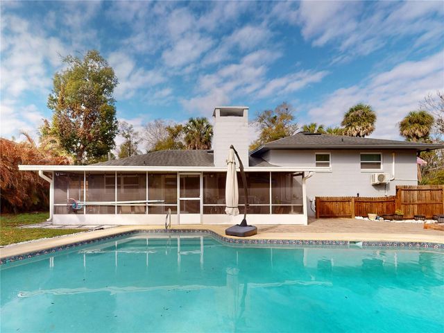 303 HERMITS TRAIL, Altamonte Springs, FL 32701