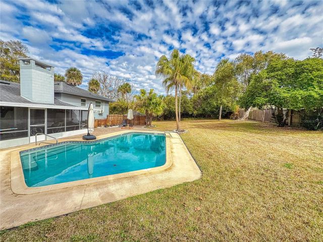 303 HERMITS TRAIL, Altamonte Springs, FL 32701