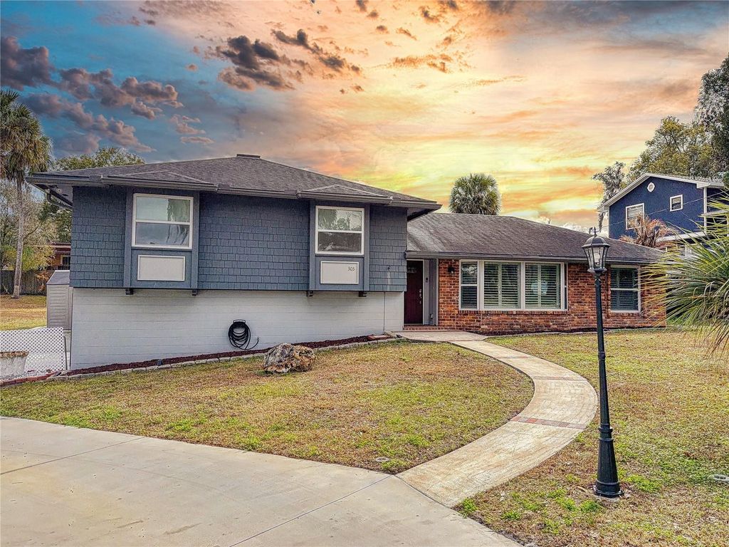 Image 1 of property listing at 303 HERMITS TRAIL, Altamonte Springs, FL 32701