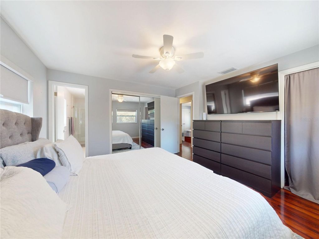 Image 11 of property listing at 303 HERMITS TRAIL, Altamonte Springs, FL 32701