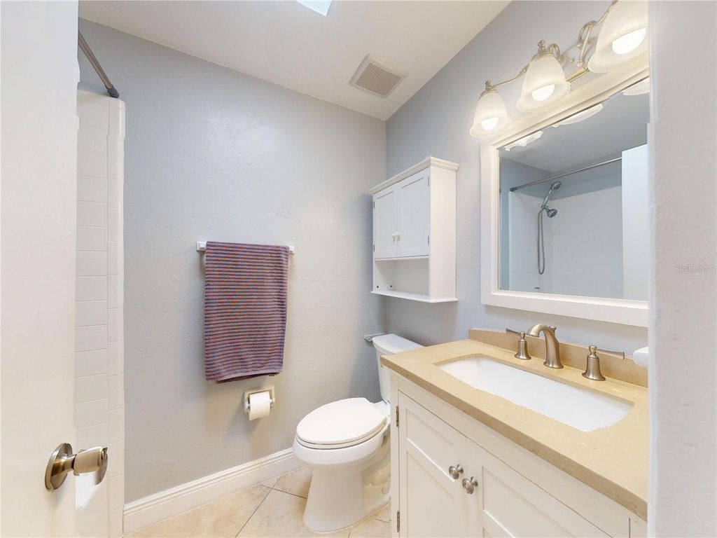 Image 20 of property listing at 303 HERMITS TRAIL, Altamonte Springs, FL 32701