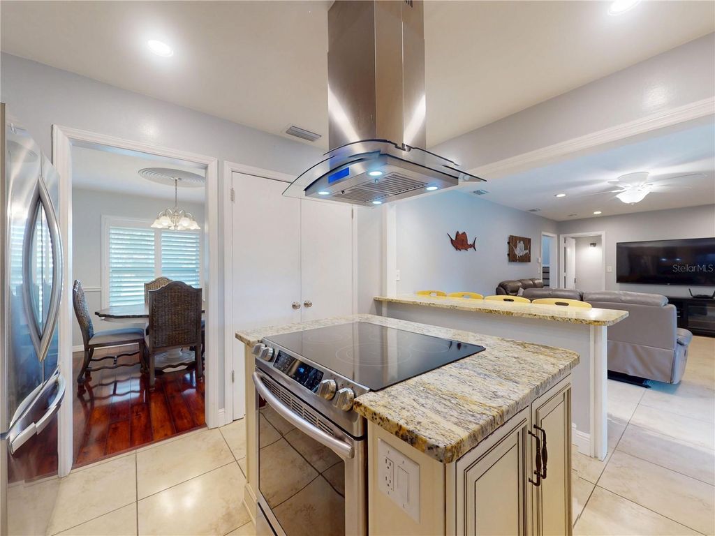 Image 22 of property listing at 303 HERMITS TRAIL, Altamonte Springs, FL 32701