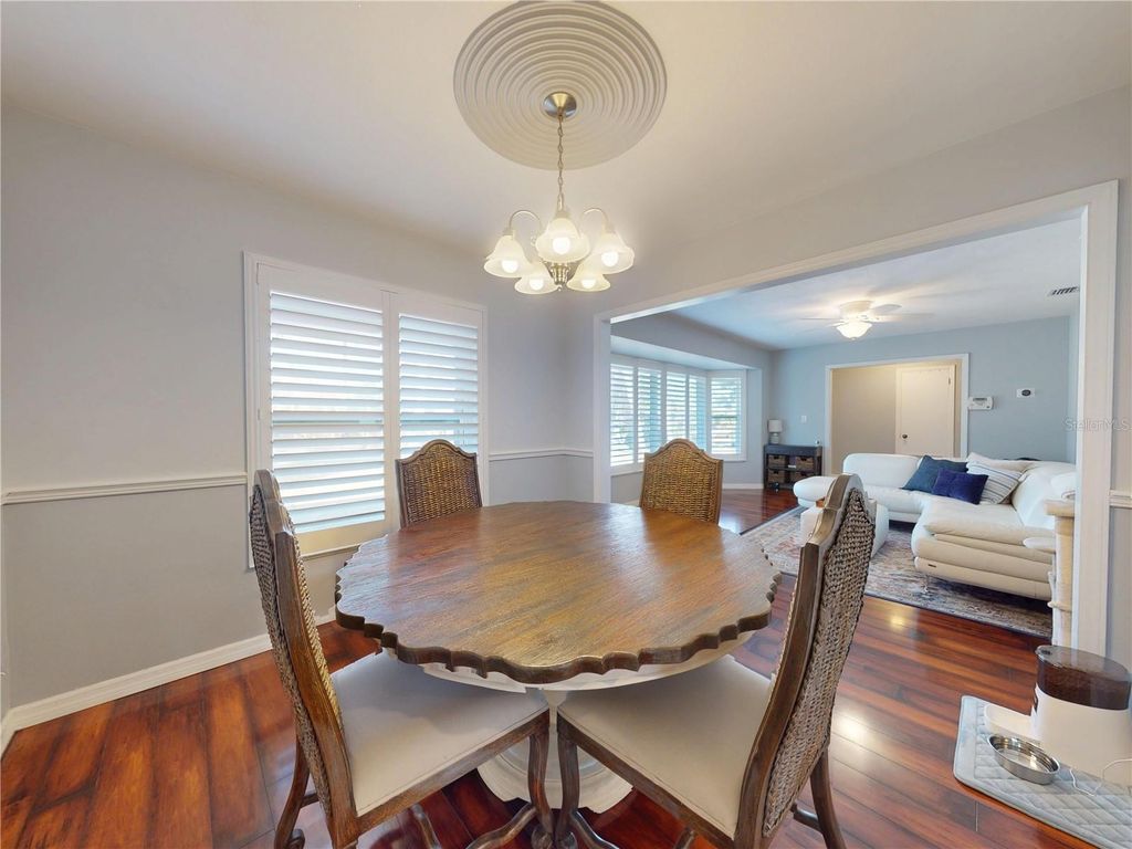 Image 27 of property listing at 303 HERMITS TRAIL, Altamonte Springs, FL 32701