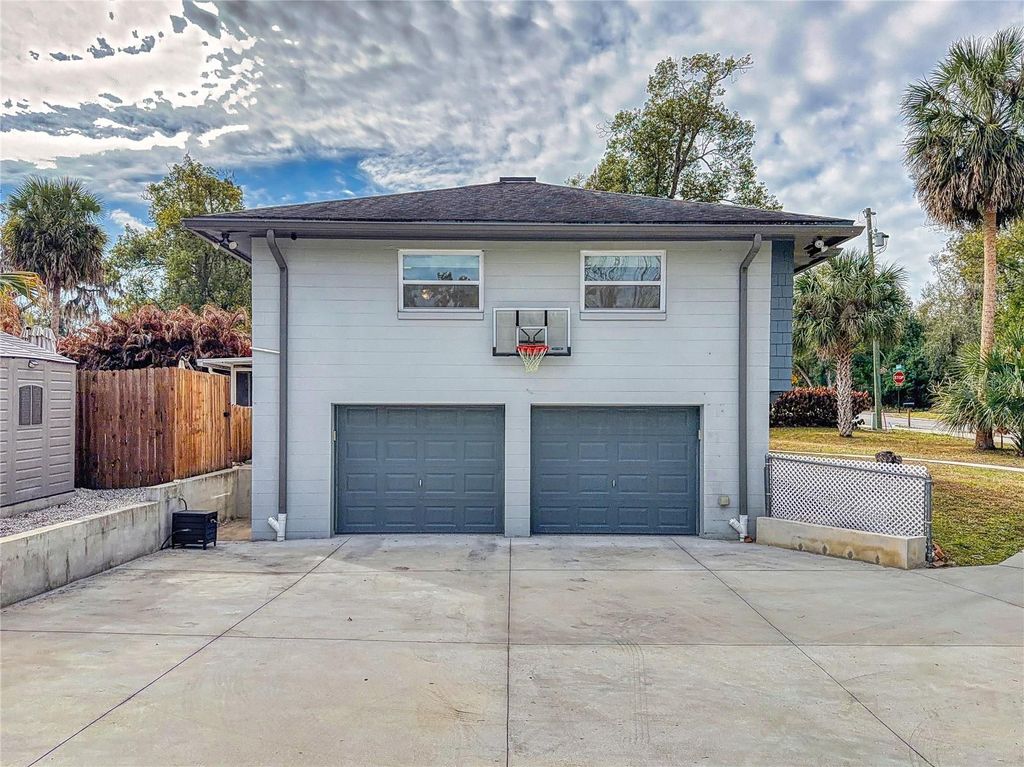 Image 34 of property listing at 303 HERMITS TRAIL, Altamonte Springs, FL 32701