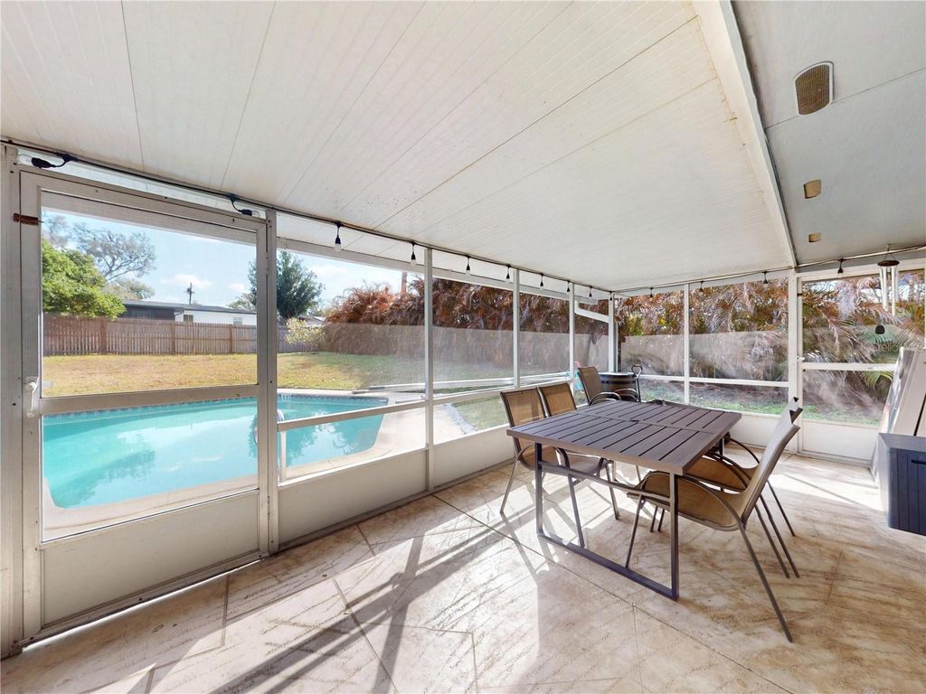 Image 38 of property listing at 303 HERMITS TRAIL, Altamonte Springs, FL 32701