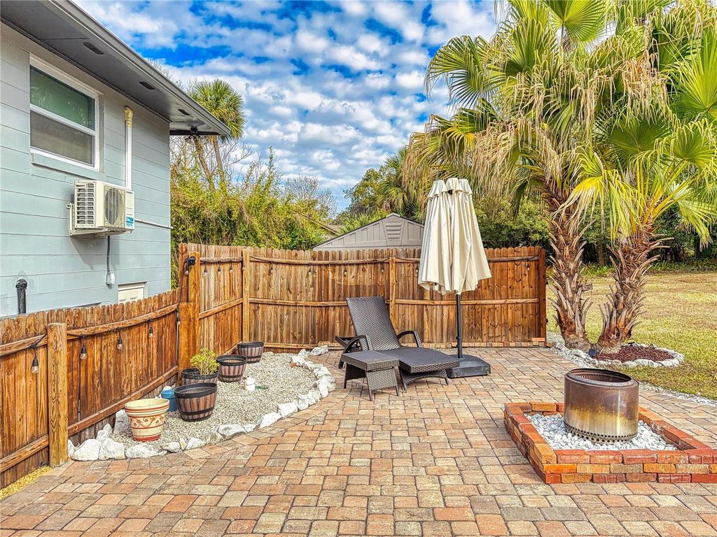 Image 39 of property listing at 303 HERMITS TRAIL, Altamonte Springs, FL 32701