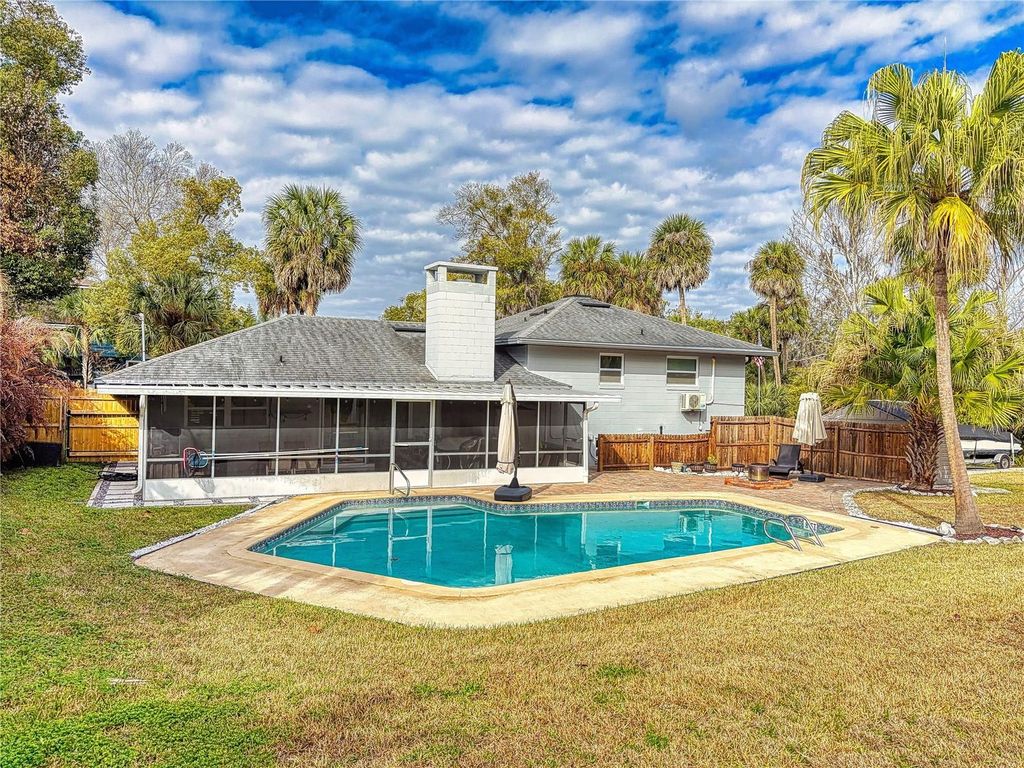 Image 6 of property listing at 303 HERMITS TRAIL, Altamonte Springs, FL 32701