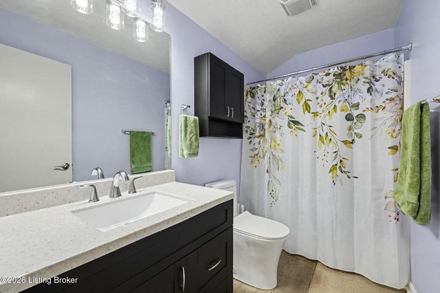 10400 Pinoak View Dr, Jeffersontown, KY 40299