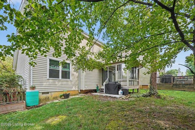 10400 Pinoak View Dr, Jeffersontown, KY 40299