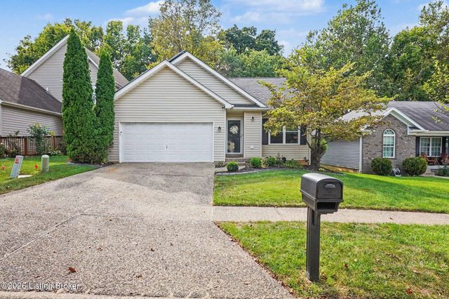 10400 Pinoak View Dr, Jeffersontown, KY 40299