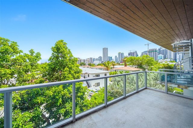 545 SW 11th St 308, Miami, FL 33129
