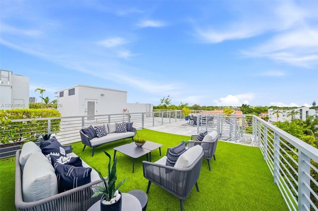 545 SW 11th St 308, Miami, FL 33129