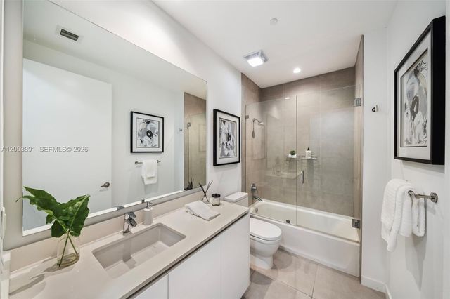 545 SW 11th St 308, Miami, FL 33129