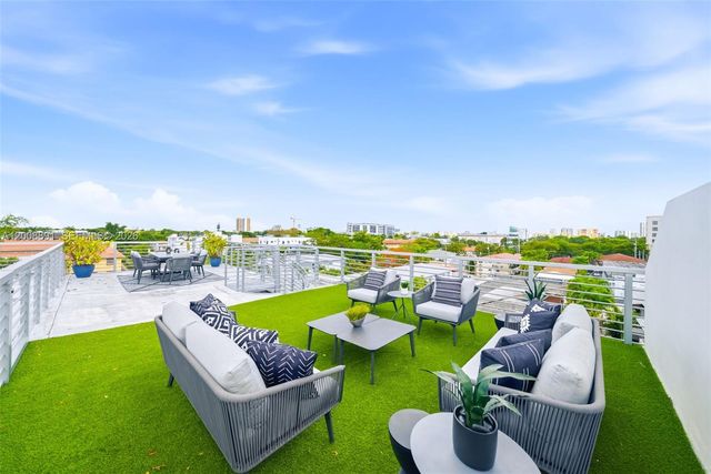 545 SW 11th St 308, Miami, FL 33129