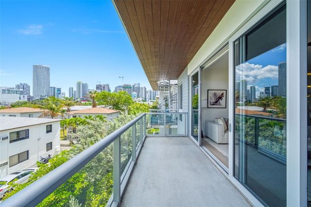 545 SW 11th St 308, Miami, FL 33129