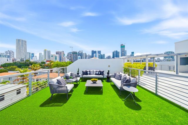 545 SW 11th St 308, Miami, FL 33129