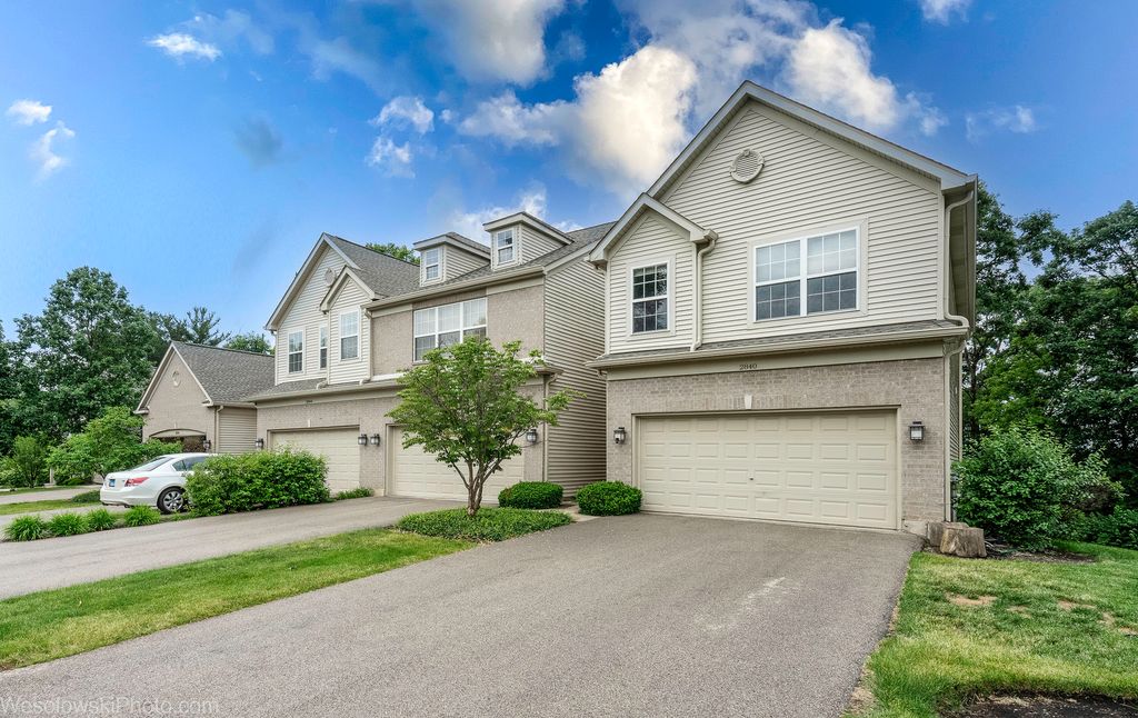 2840 Cobblestone Drive, Crystal Lake, IL 60012