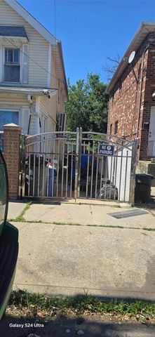 151-33 134 ave, Baisley Park, NY 11434