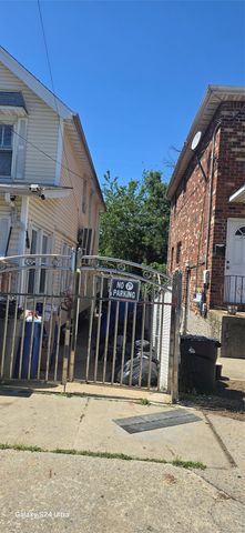 151-33 134 ave, Baisley Park, NY 11434