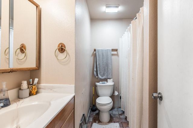 2006 Zinfandel Dr, Rancho Cordova, CA 95670