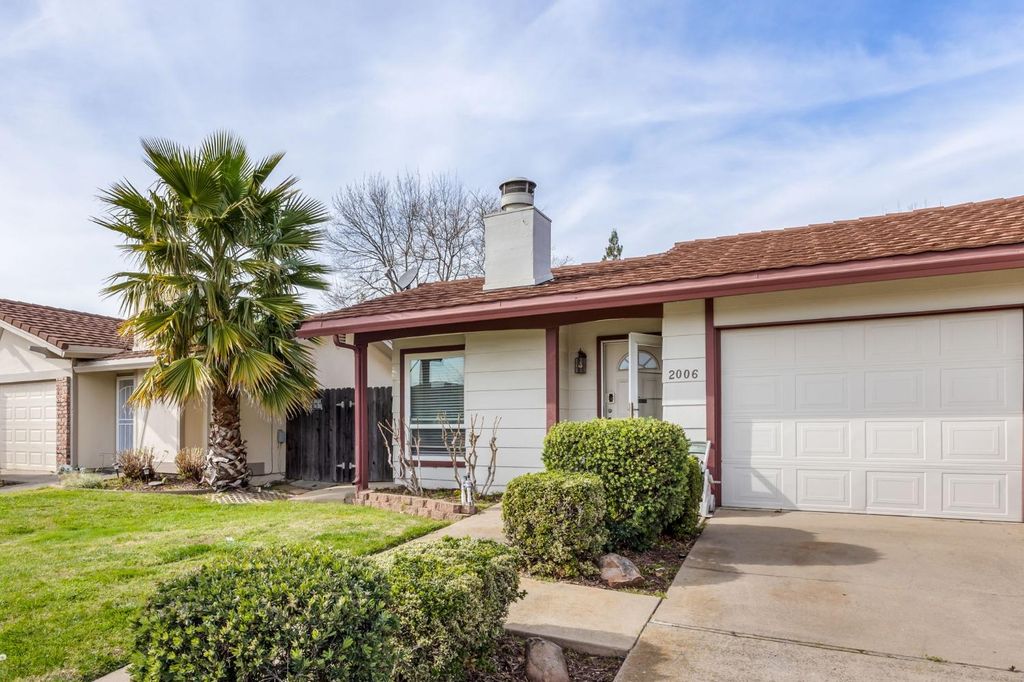 2006 Zinfandel Dr, Rancho Cordova, CA 95670