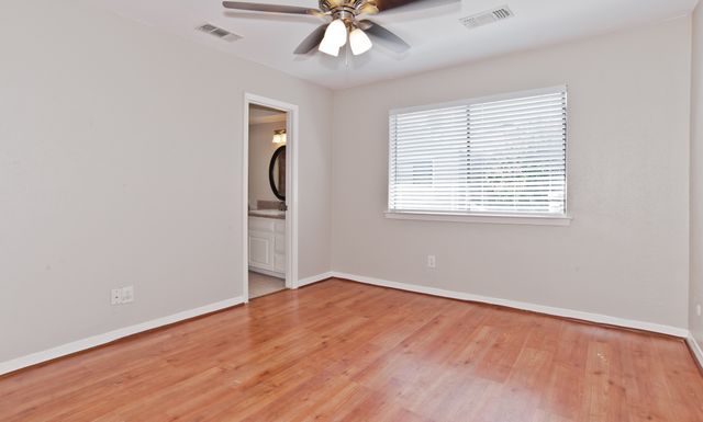 7450 Holly Hill Drive 116, Dallas, TX 75231