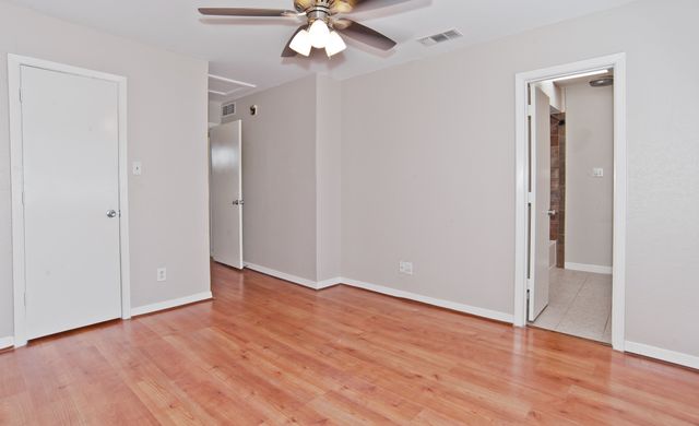 7450 Holly Hill Drive 116, Dallas, TX 75231