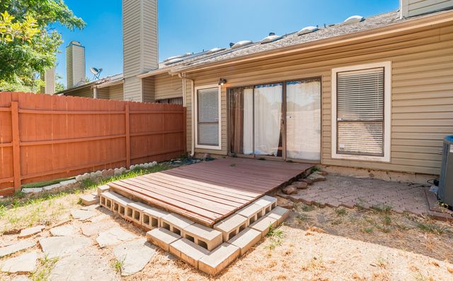 7450 Holly Hill Drive 116, Dallas, TX 75231